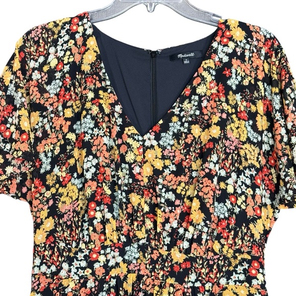 Madewell Dark Floral Flutter Sleeve V-Neck Tiered Midi Dress Size 6 - Picture 10 of 16